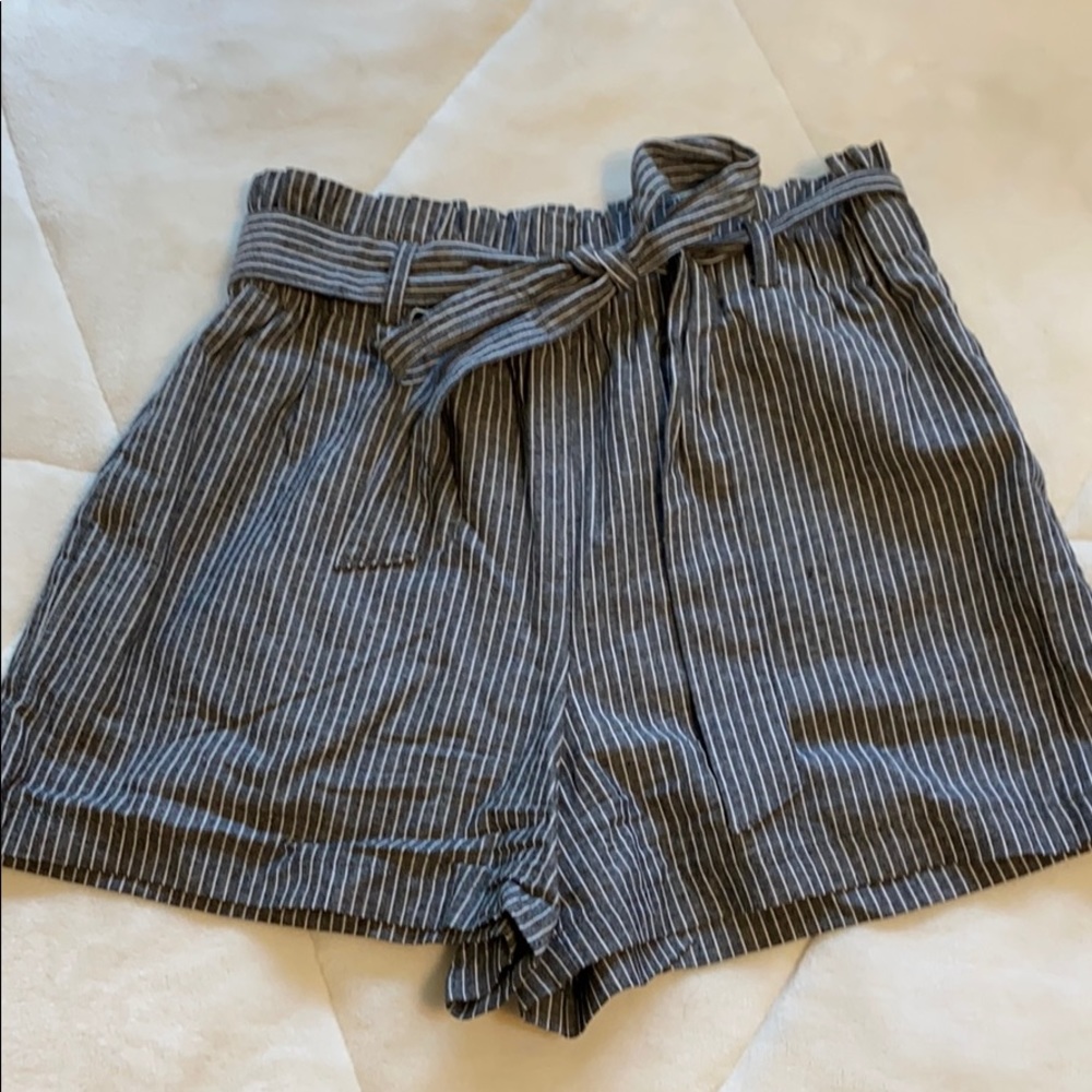 Striped high waisted shorts with tie